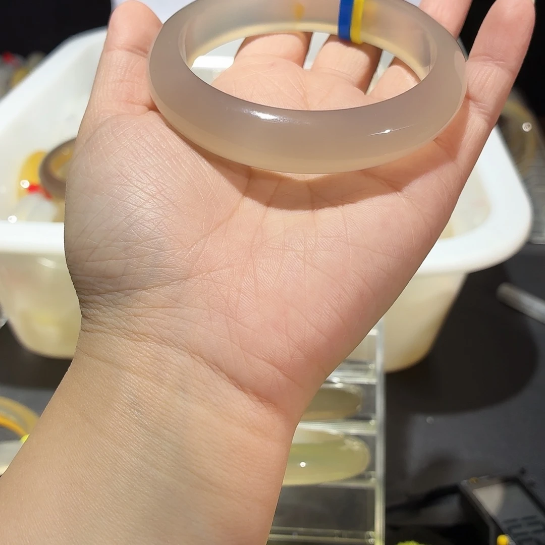 一***只手镯玛瑙/玉髓未镶嵌