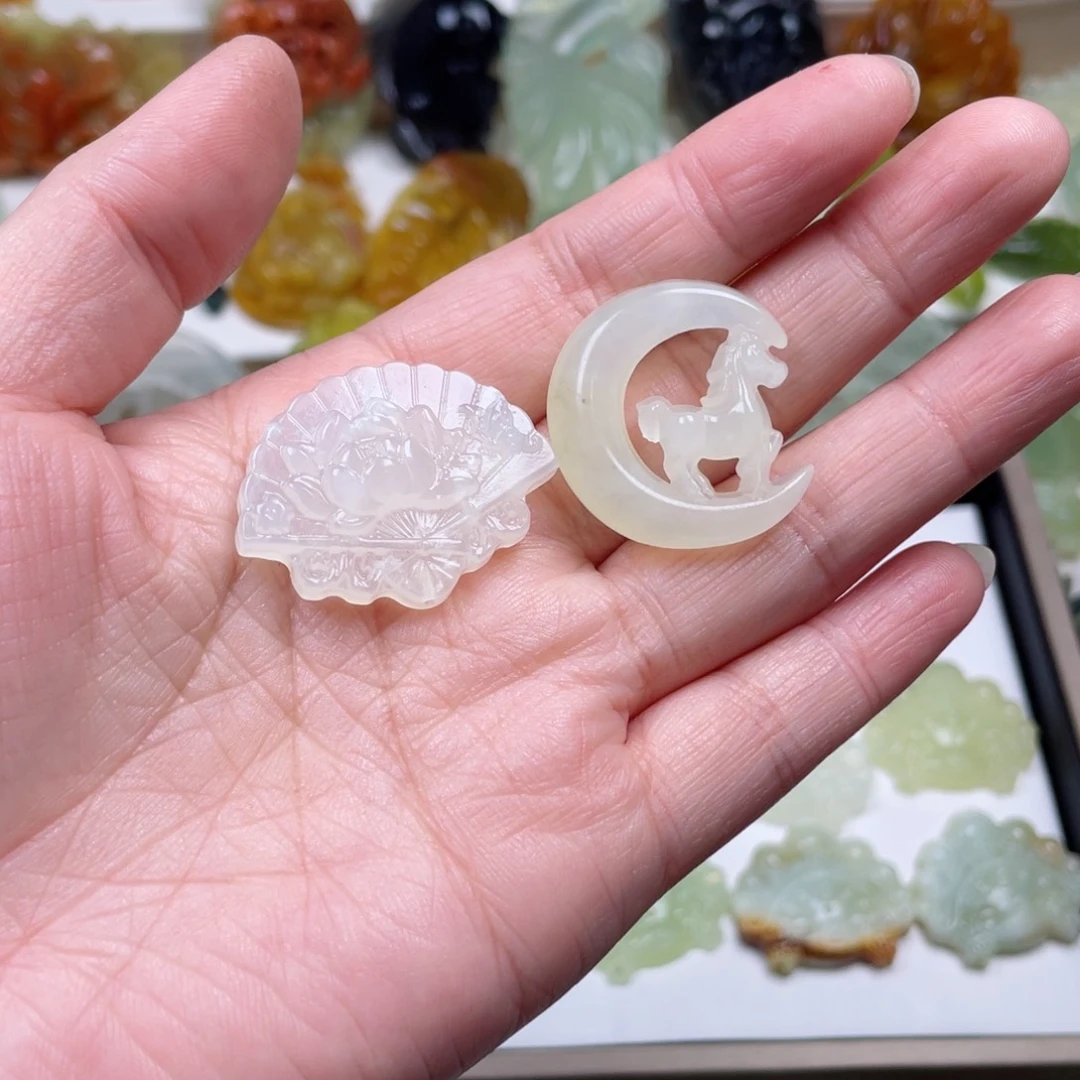 雪***殇蛇纹石玉未镶嵌颈饰