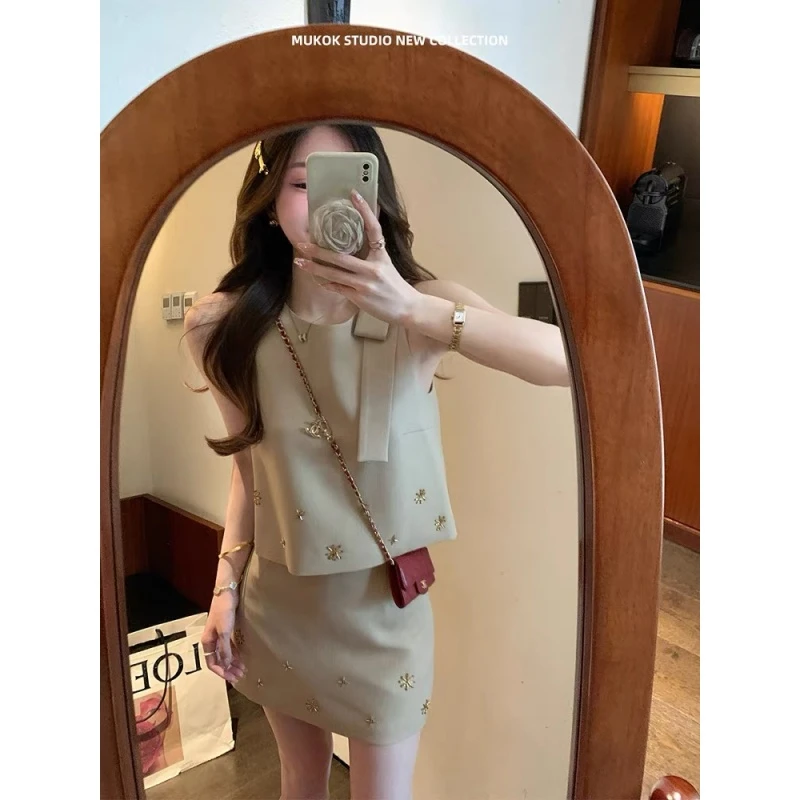 法式小香风减龄穿搭套装女2025夏季时尚钉珠无袖上衣＋高腰包臀裙
