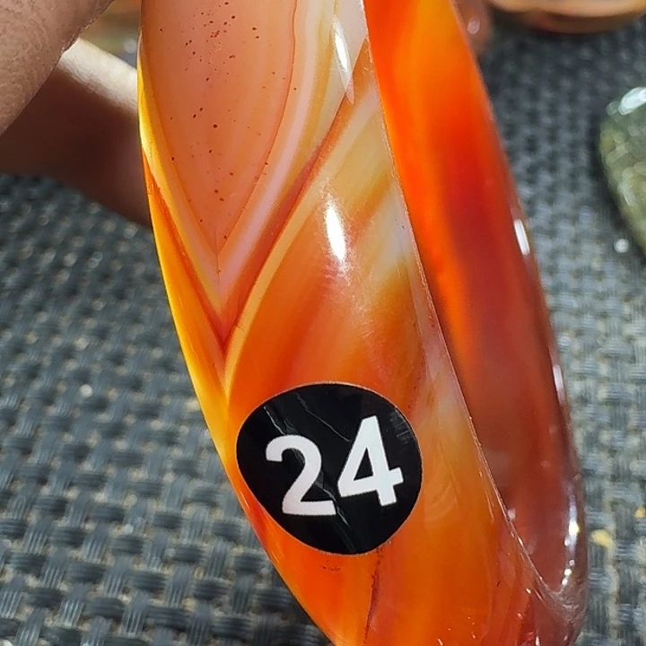 郝***…玛瑙/玉髓未镶嵌颈饰