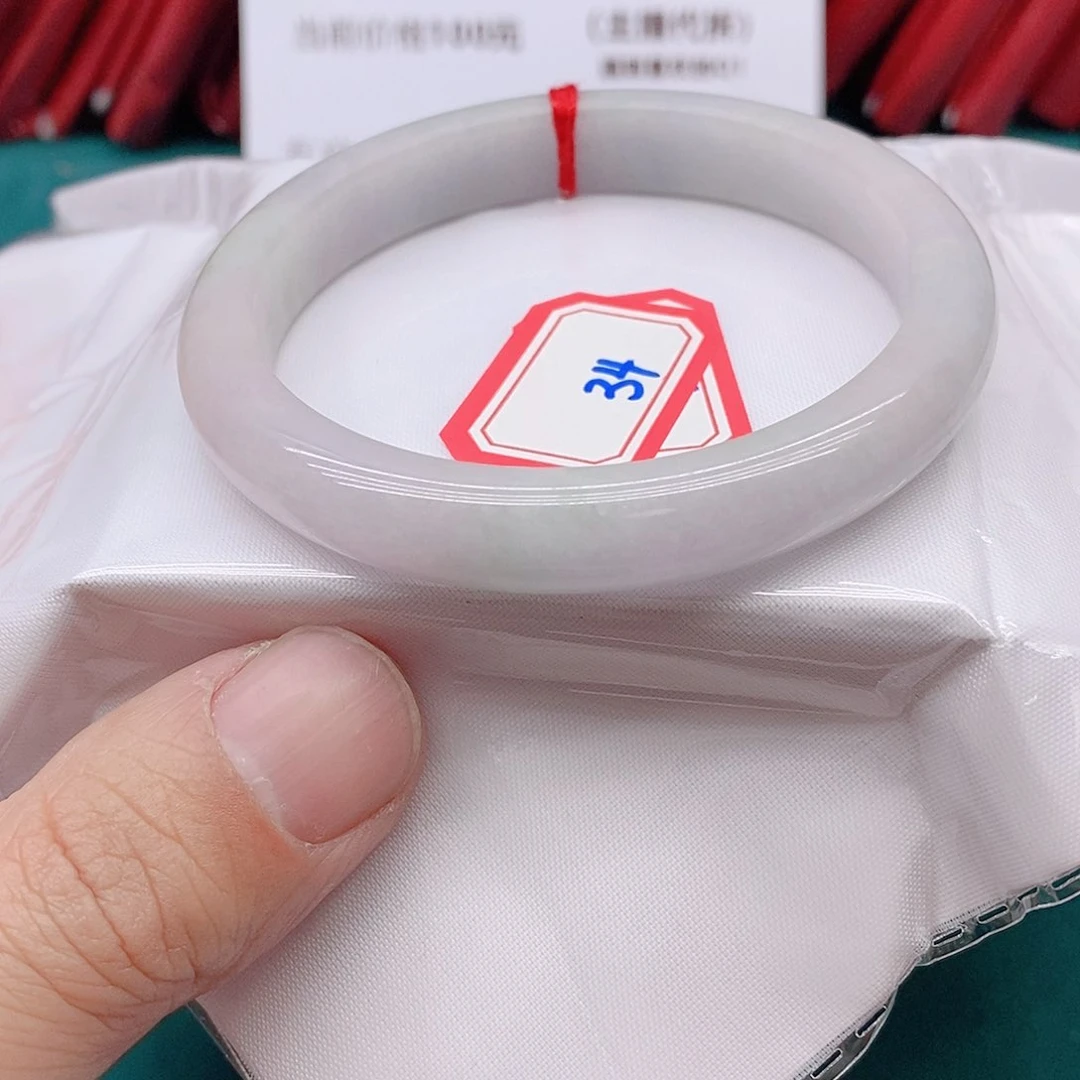 翡翠手镯未镶嵌七*3444444444