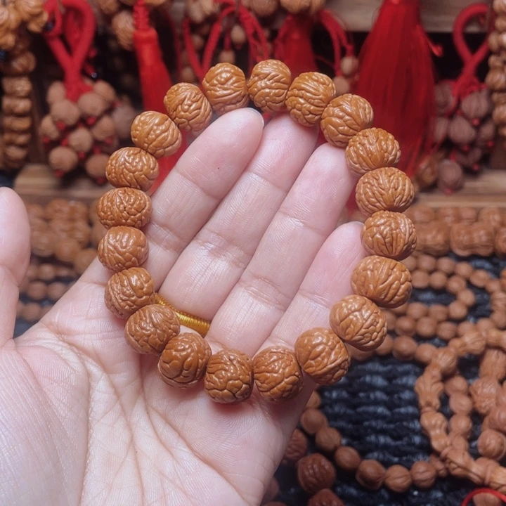 木质类龙纹桃枭挂件