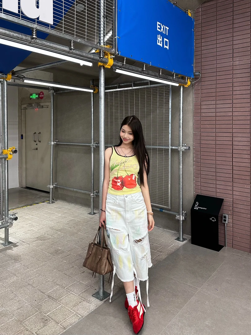 SOFITTE 25SS纯欲甜美休闲风短款上衣撞色樱桃印花吊带修身背心