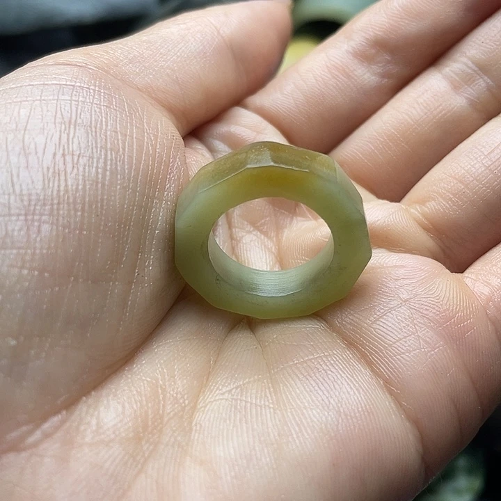 和田玉（糖玉）未镶嵌挂件