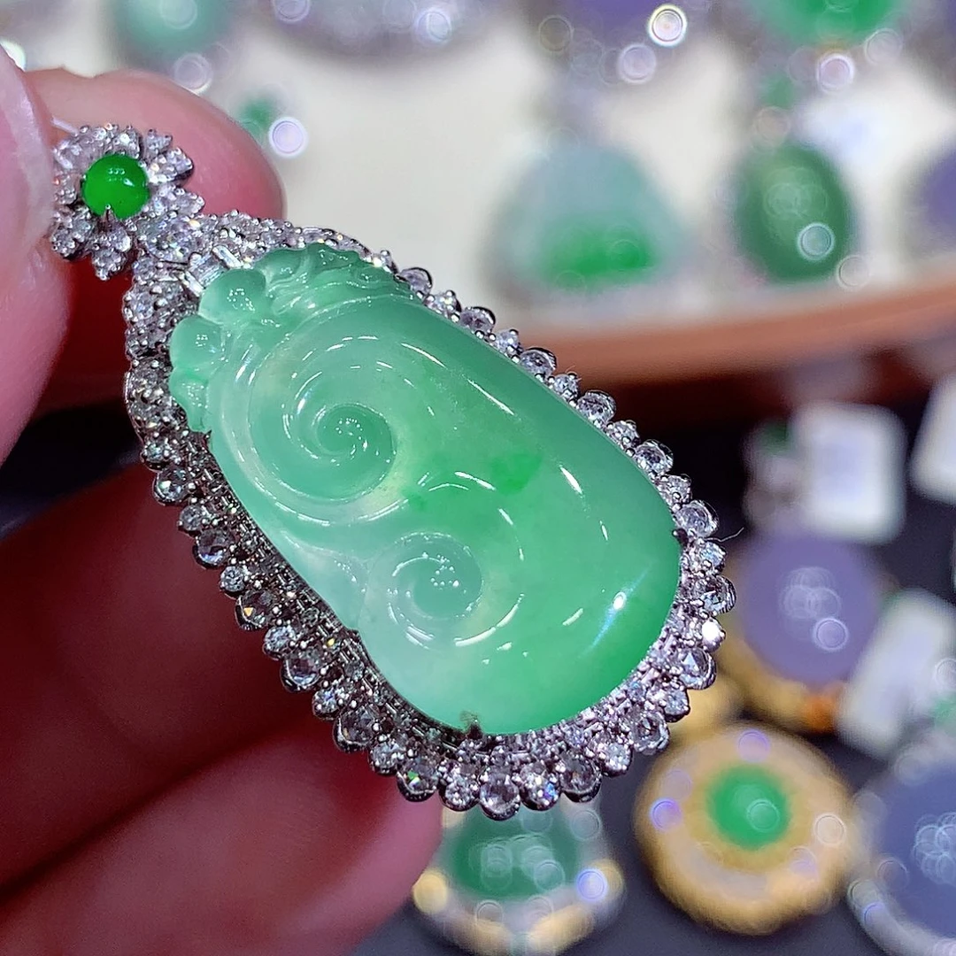 吊坠(不含链)18K金镶嵌翡翠