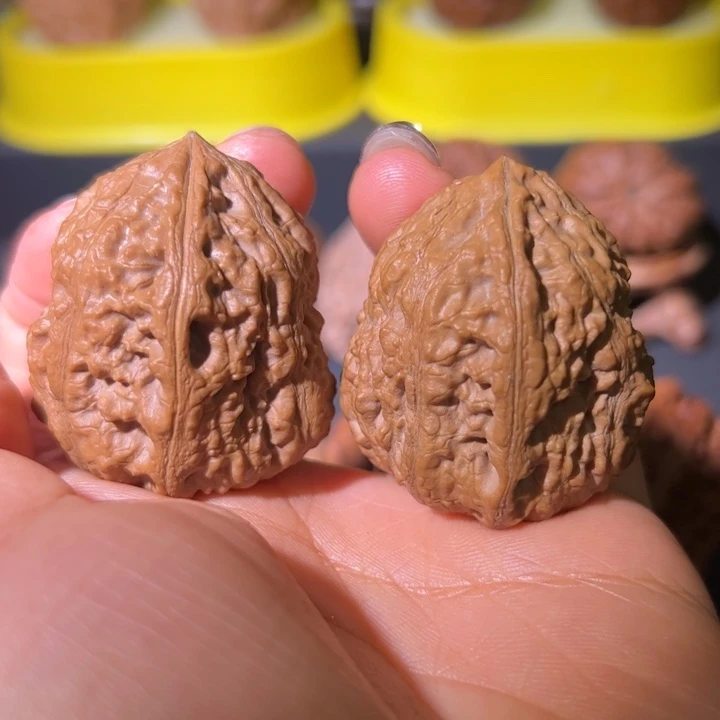 文玩核桃吊坠乌*拉核桃10