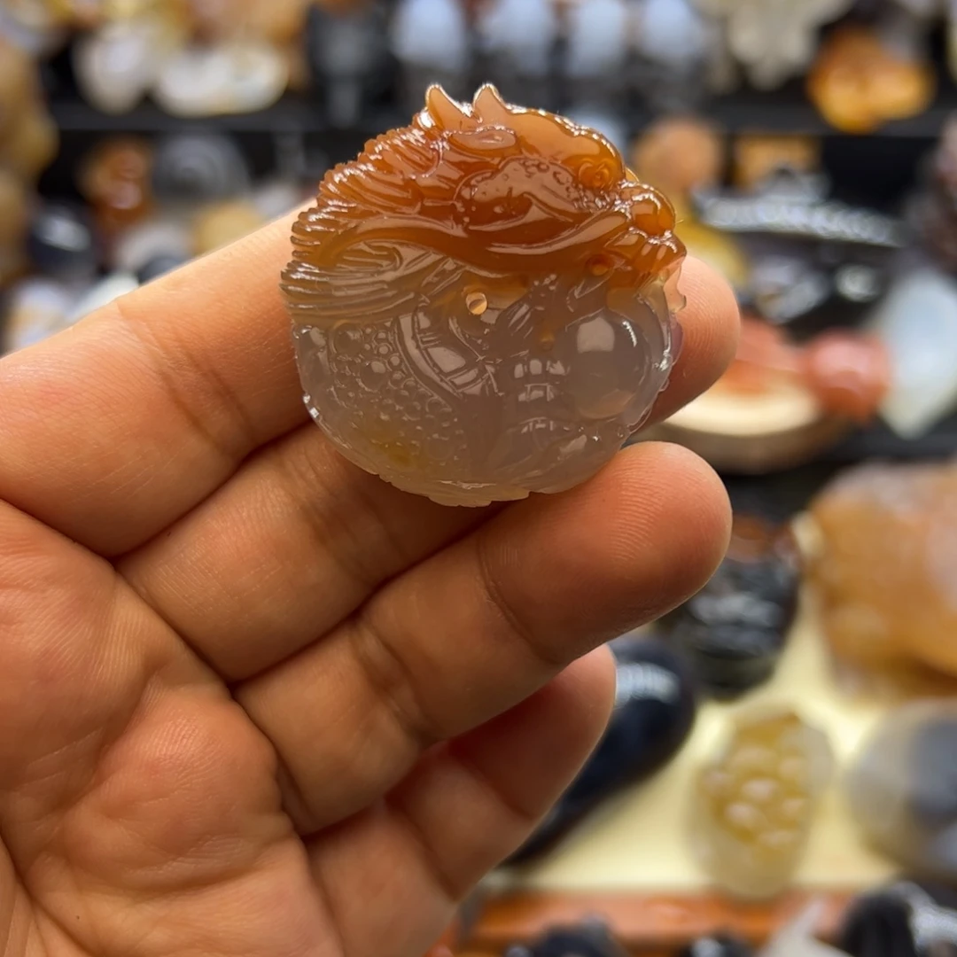 玛瑙/玉髓未镶嵌颈饰盘龙平安扣