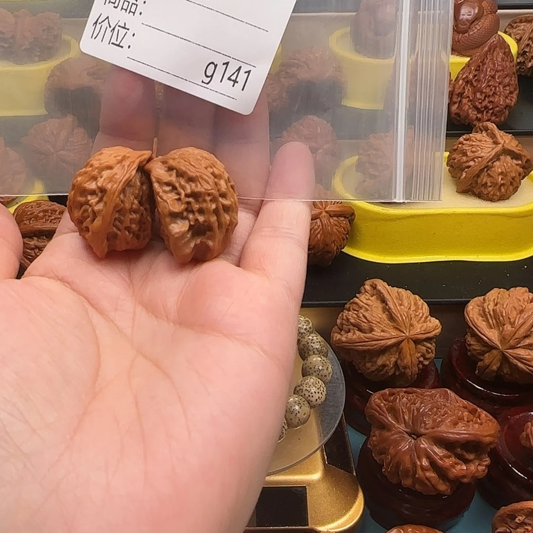 文玩核桃把件隐**?文玩