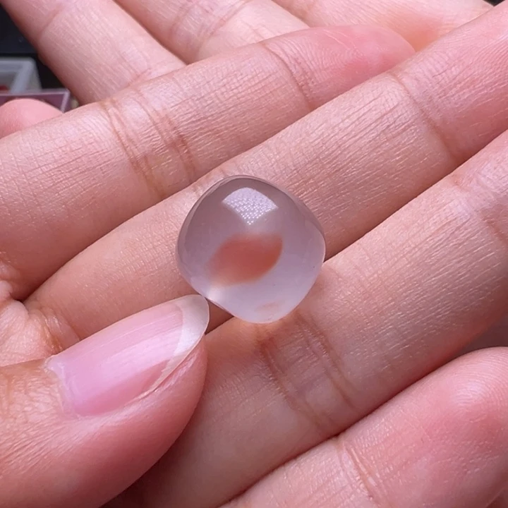 活***着南红玛瑙未镶嵌珠宝奇石