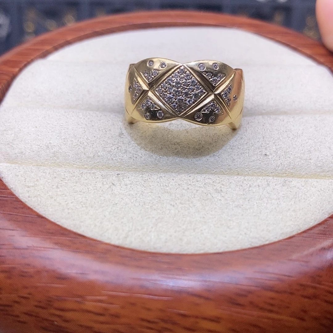 钻石戒指/指环18K金镶嵌k黄宽版菱格半钻戒指