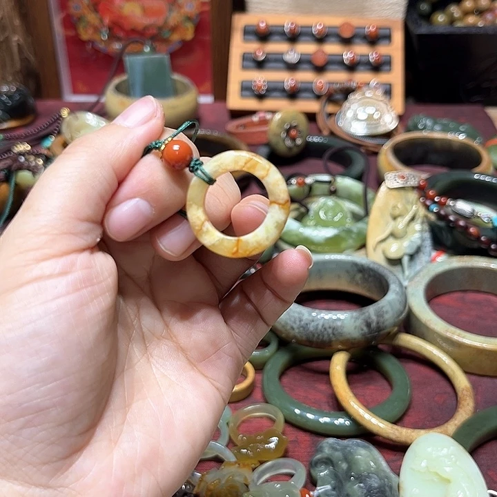 岫岩河磨玉（透闪石质玉）吊坠未镶嵌奎*