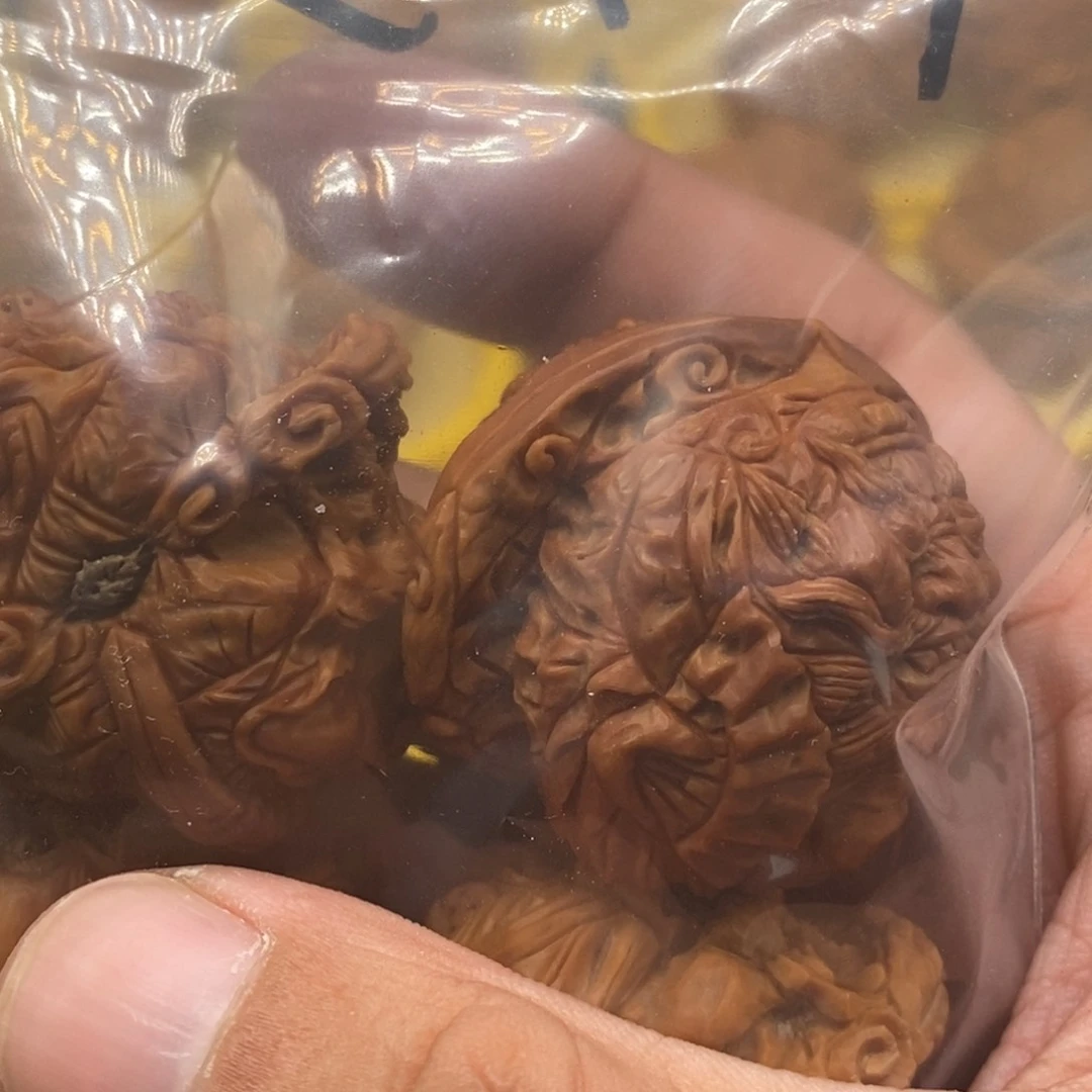 文玩核桃把件陳**生纯手工雕刻钟馗伏魔