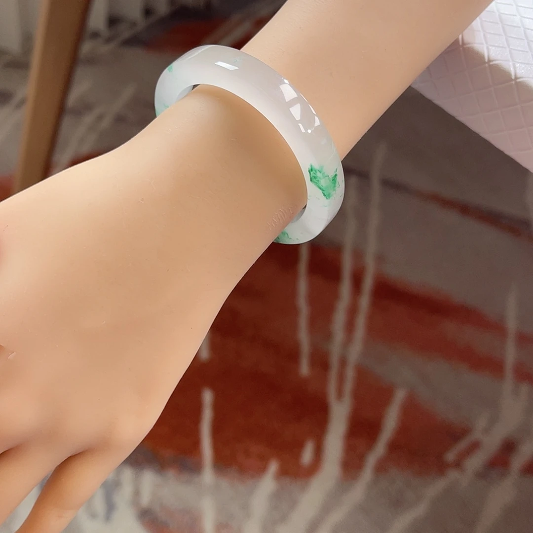 石英质玉未镶嵌手镯