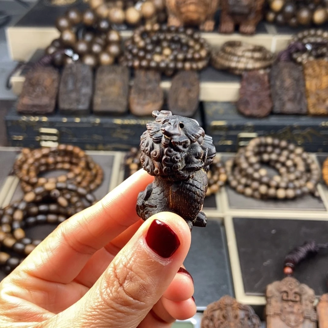 沉香木手把件?****米越南芽庄白棋