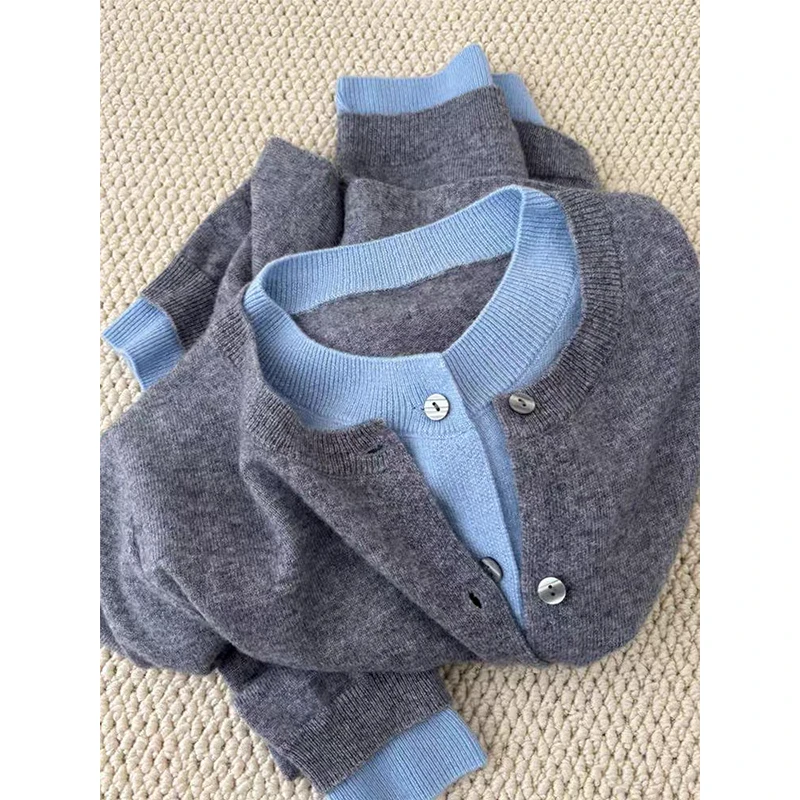 2025秋季新款慵懒风宽松圆领针织衫上衣女灰蓝撞色假两件毛衣开衫