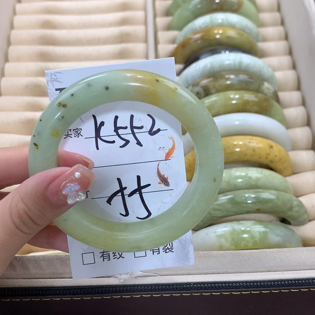【闪购商品】未镶嵌蛇纹石玉手镯