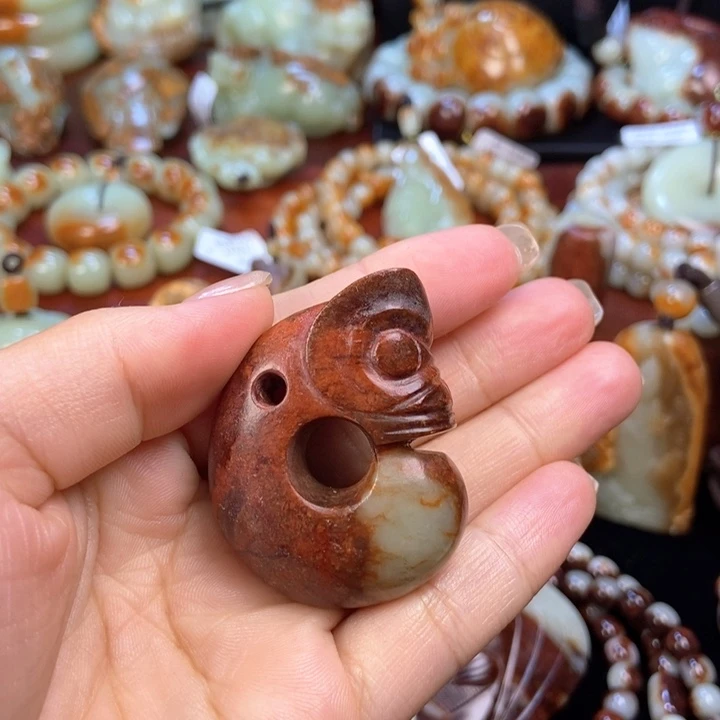 岫岩河磨玉（透闪石质玉）未镶嵌把件