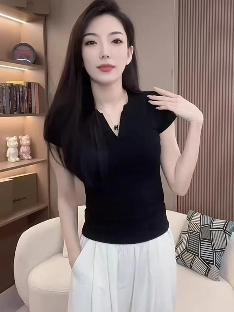 2025夏季韩版辣妹设计感剪刀v领短袖T恤修身显瘦纯欲简约款上衣女