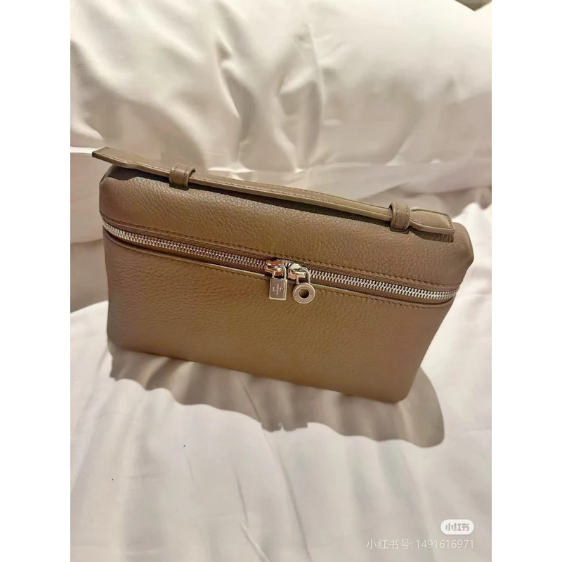 2025新款时尚休闲单肩斜跨饭盒包灰色182