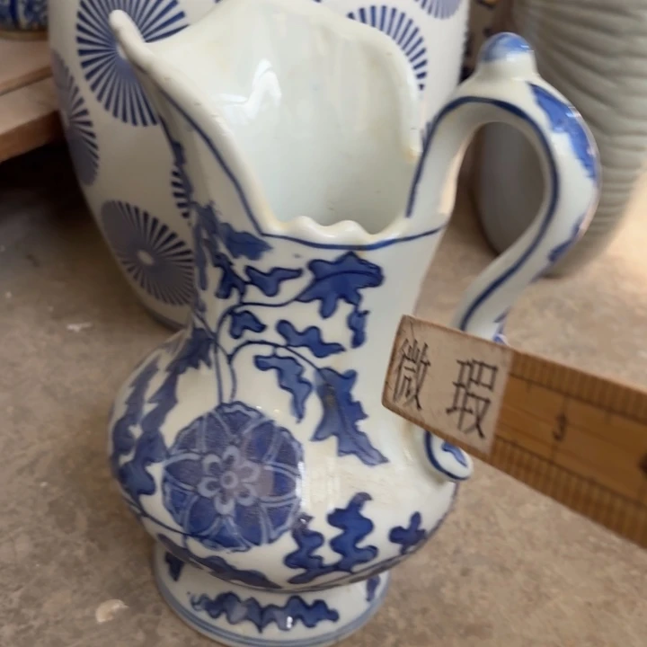 微瑕青花瓷器值得购买