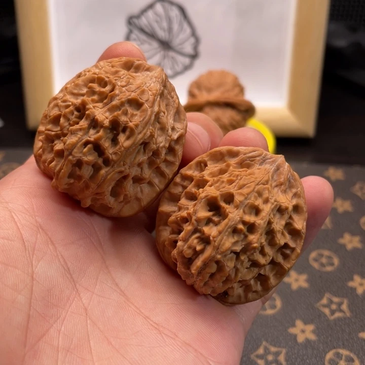 核桃望月文玩核桃