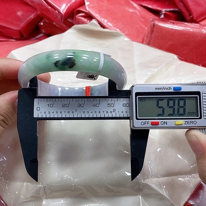 翡翠手镯未镶嵌185