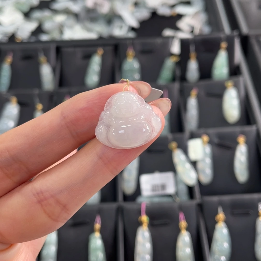 翡翠颈饰未镶嵌佛公