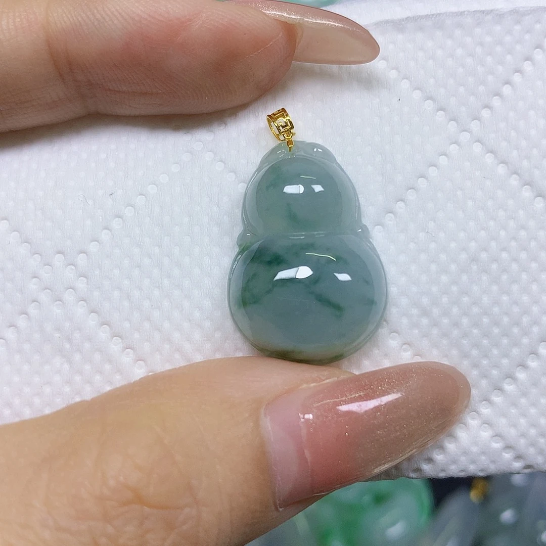 颈饰18K金镶嵌翡翠挂件