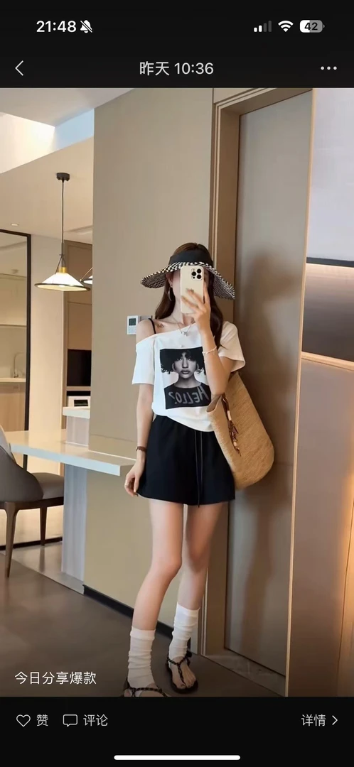 晚古欧 百搭撞色肩带斜肩个性美女图显瘦百搭棉短袖