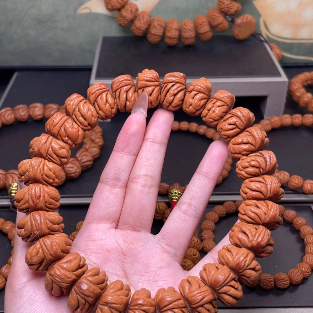 R***r桃核吊坠23豹子头手持