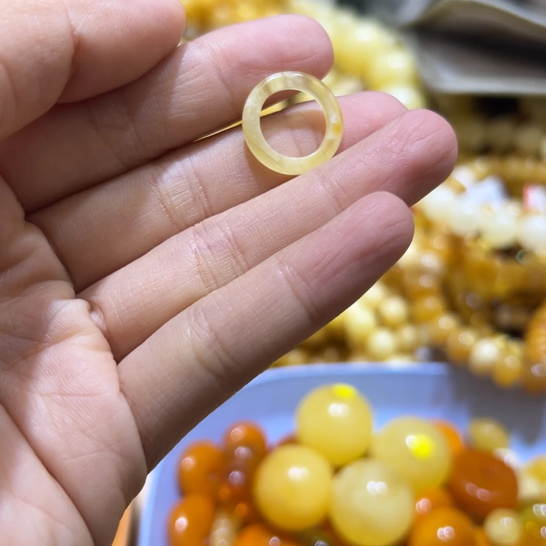 琥珀珠宝奇石未镶嵌
