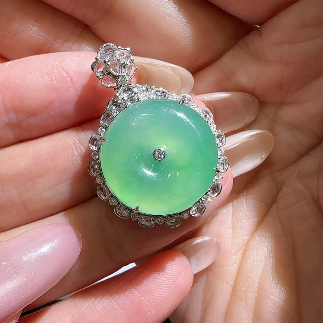 【闪购商品】颈饰18K金镶嵌翡翠天*天然A货翡翠