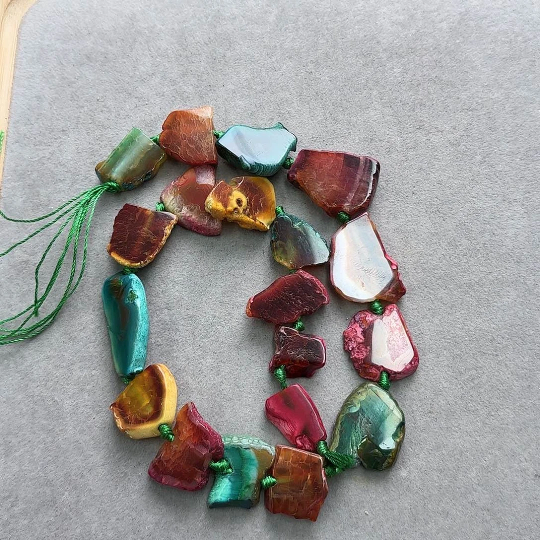 格****玛瑙/玉髓未镶嵌珠宝半成品玛瑙原石片一条