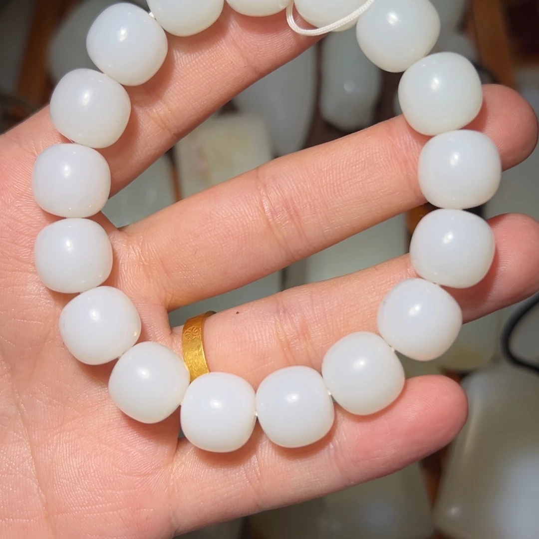 手***。和田玉未镶嵌挂件