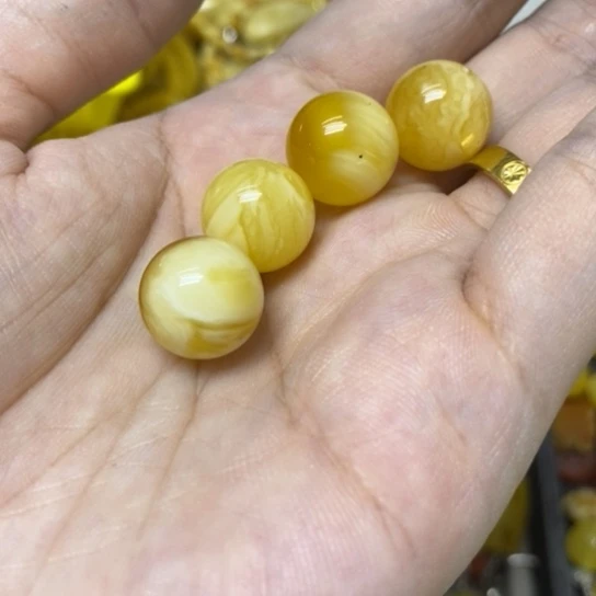 蜜蜡未镶嵌裸石多样性发货其一