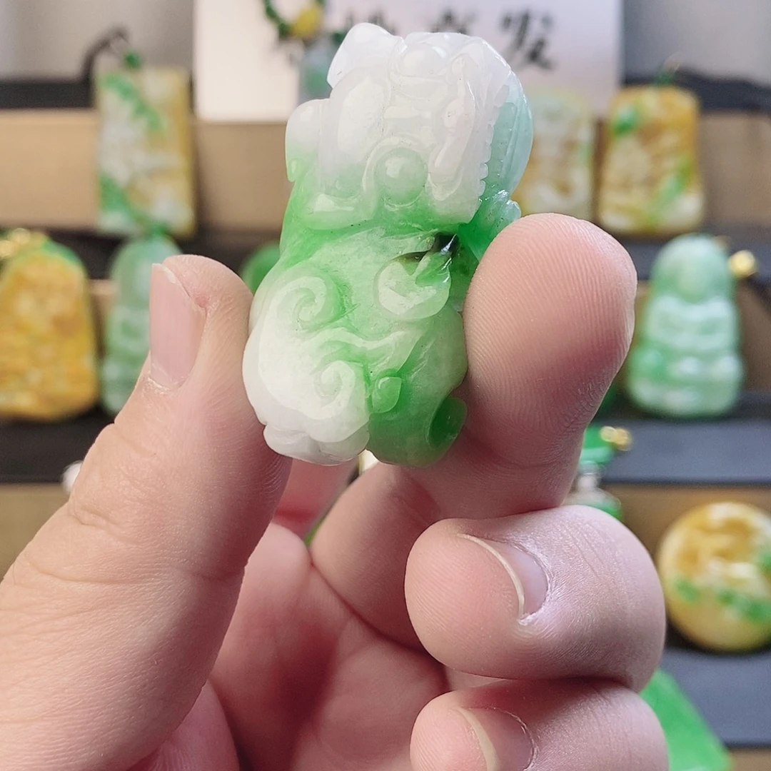 翡翠银S925镶嵌吊坠(赠链)