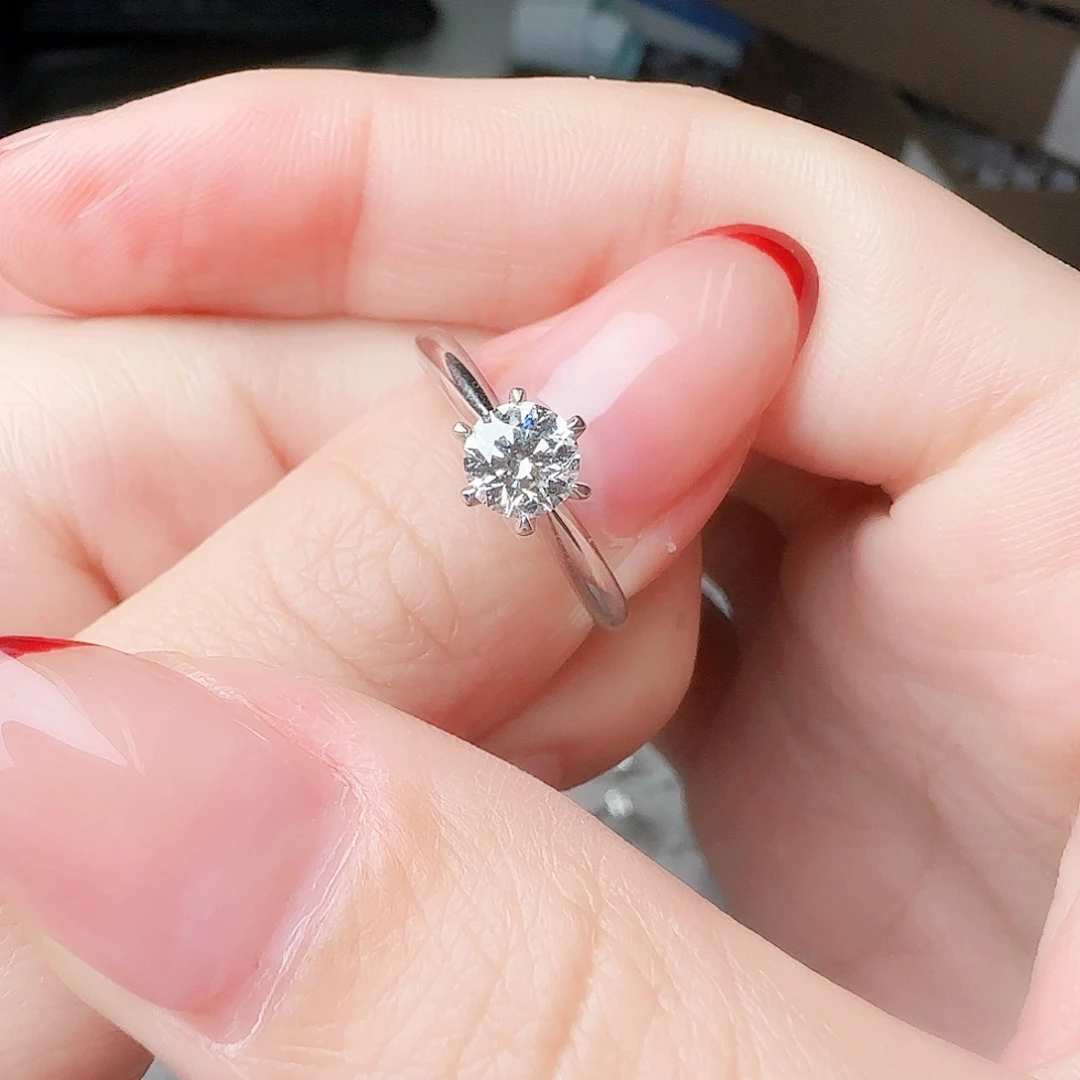 钻石戒指/指环18K金镶嵌