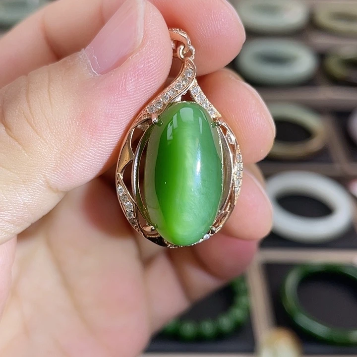 和田玉（碧玉）银S925镶嵌颈饰阳绿猫眼