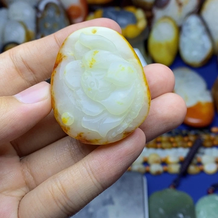 和田玉未镶嵌颈饰