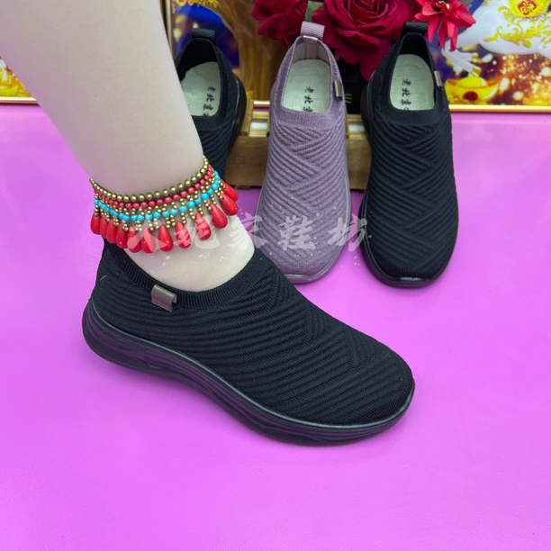 春季飞织面料透气轻便时尚百搭软底妈妈鞋软底软面运动鞋休闲鞋