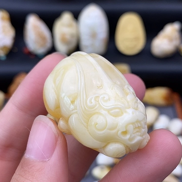 裸石琥珀未镶嵌貔貅a712