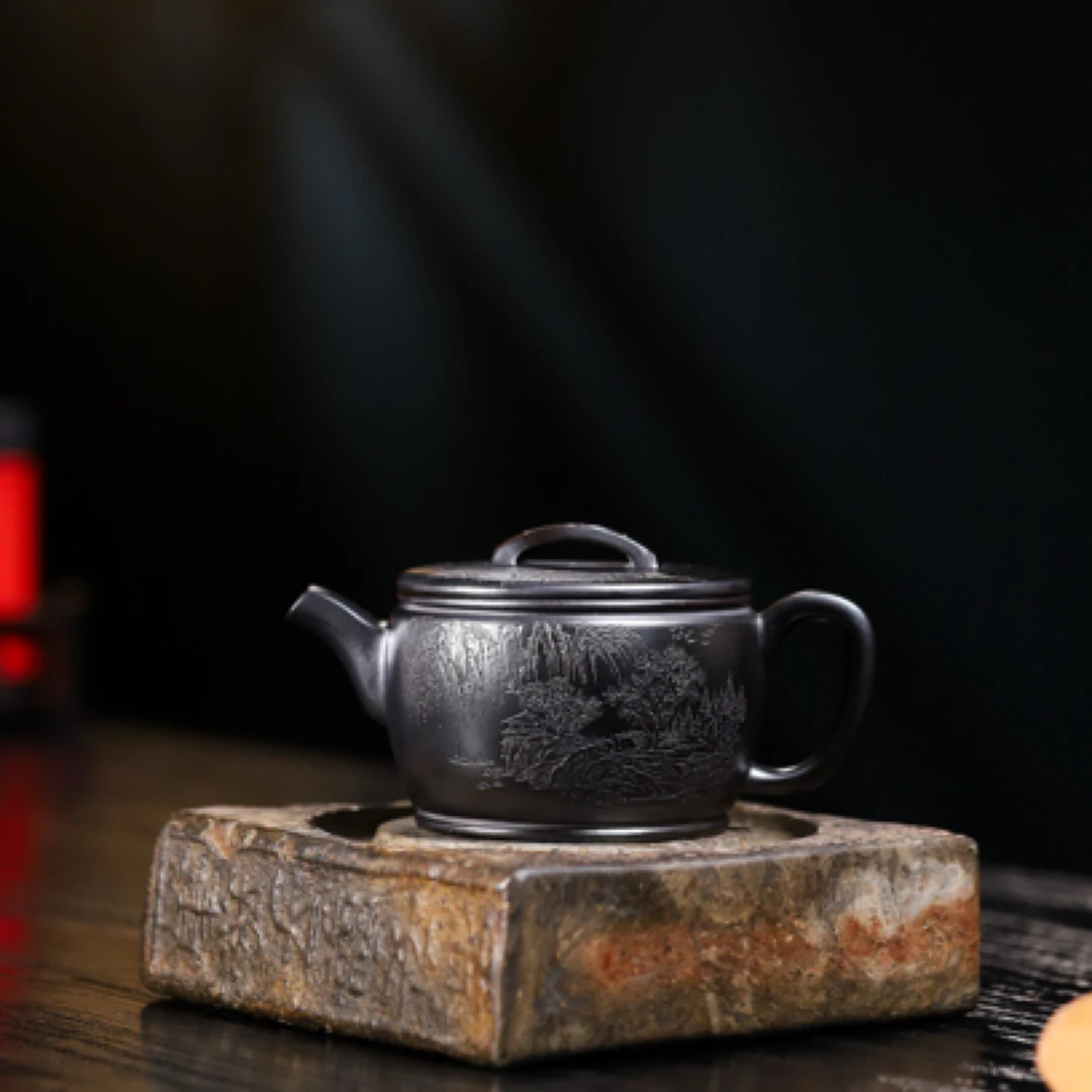 【汉瓦】 玄铁乌金泥 260cc 作者 ：顾洪军