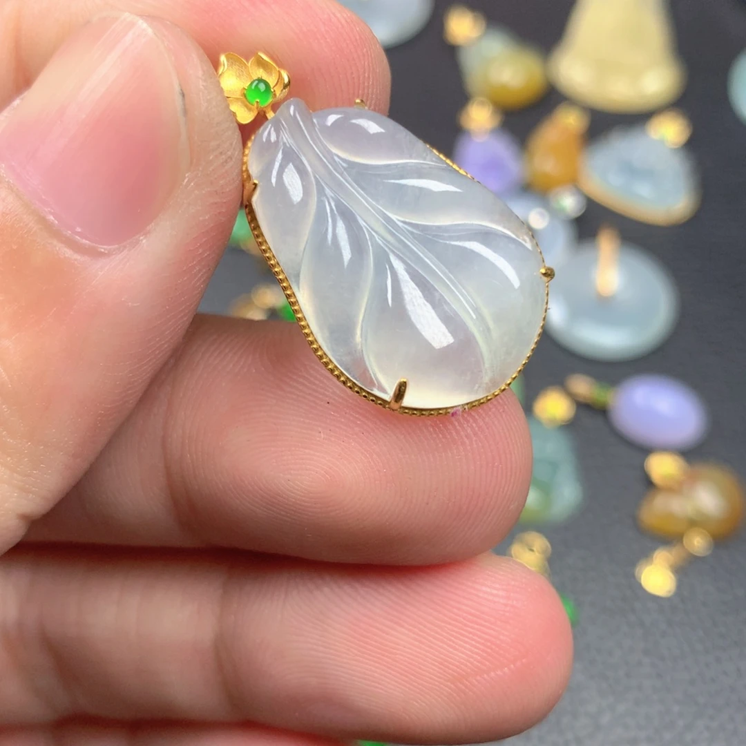 【闪购商品】颈饰18K金镶嵌翡翠翡翠