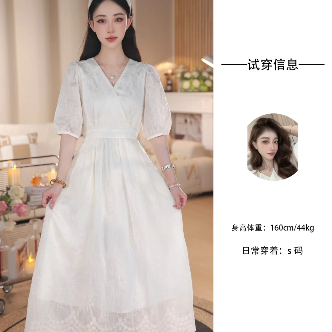 夏季新款连衣裙A字版收腰连衣裙泡泡袖设计感刺绣MZQ