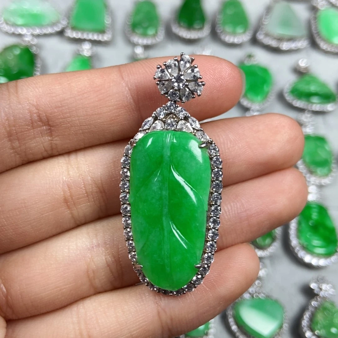 颈饰未镶嵌翡翠叶子