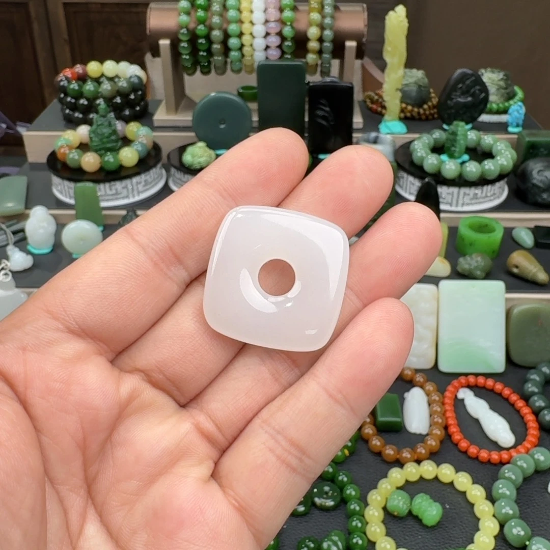 和田玉未镶嵌珠宝奇石