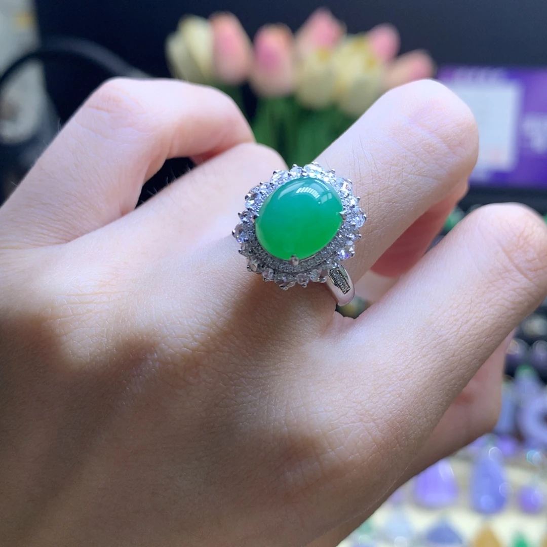 颈饰18K金镶嵌翡翠