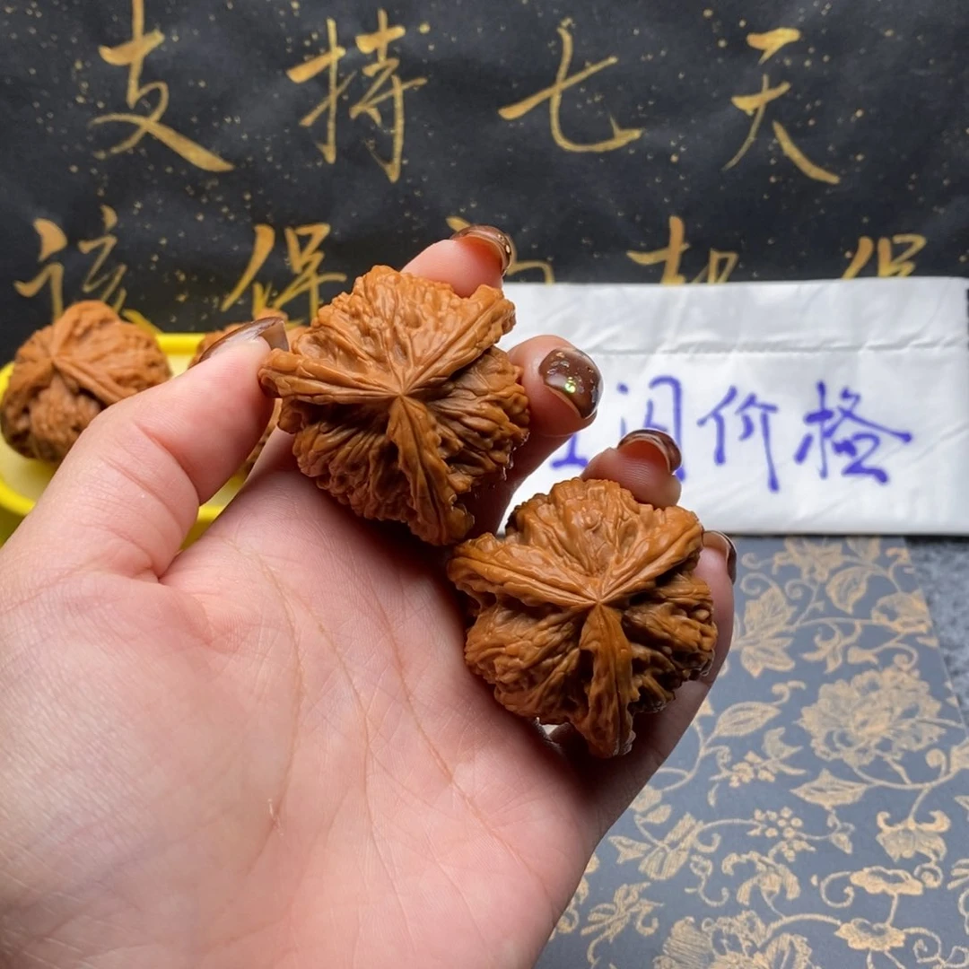 吊坠文玩核桃m****u