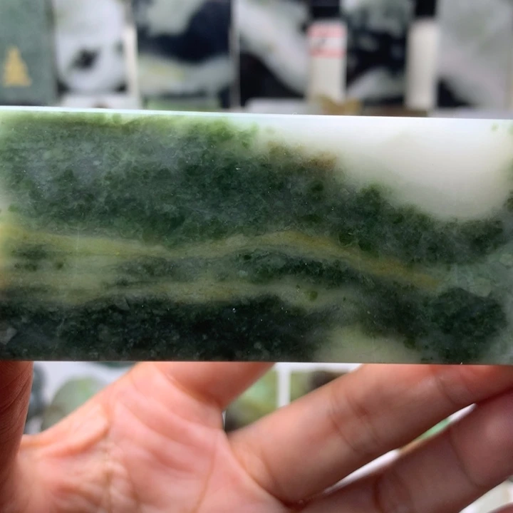 *****独山玉未镶嵌颈饰