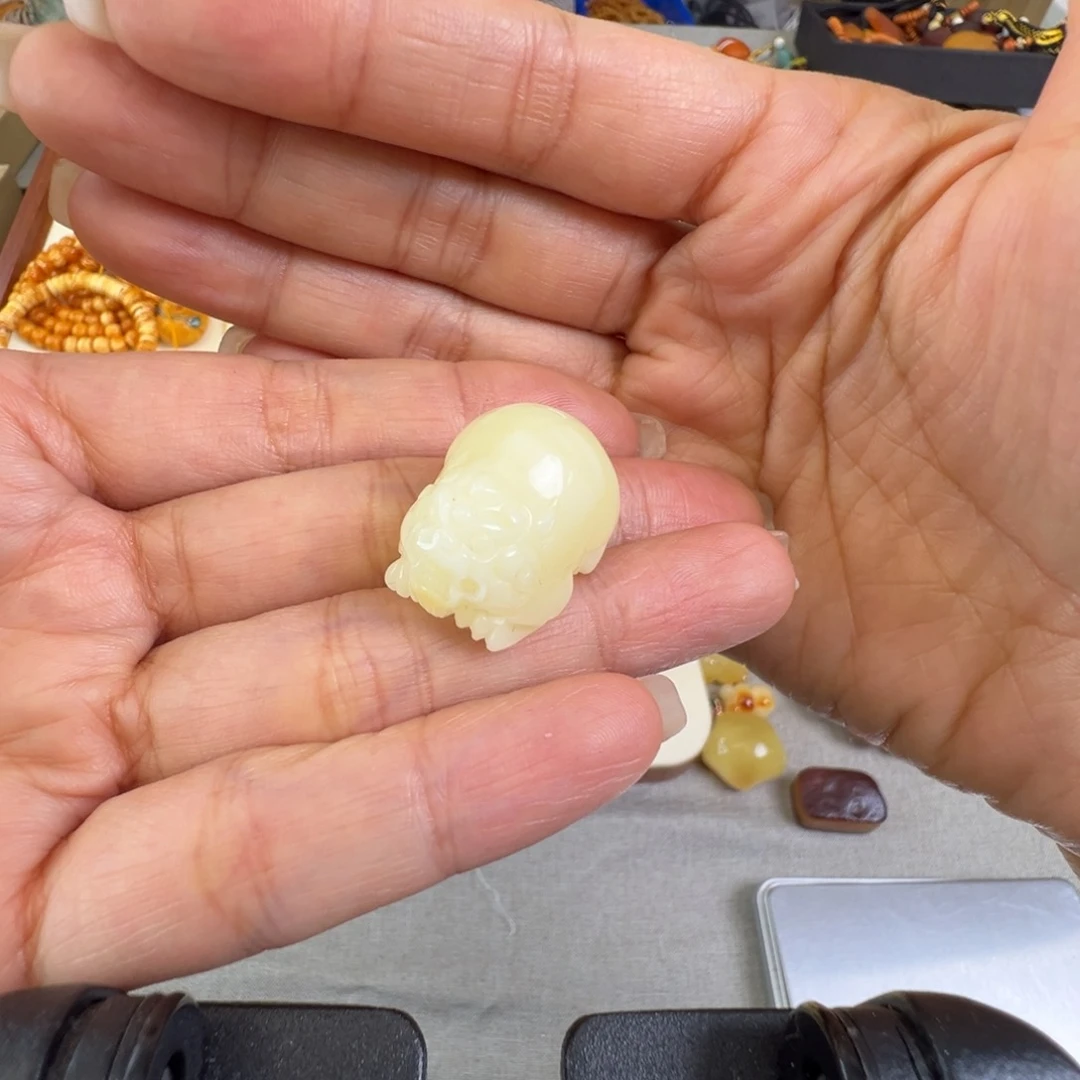 琥珀裸石未镶嵌蜜蜡